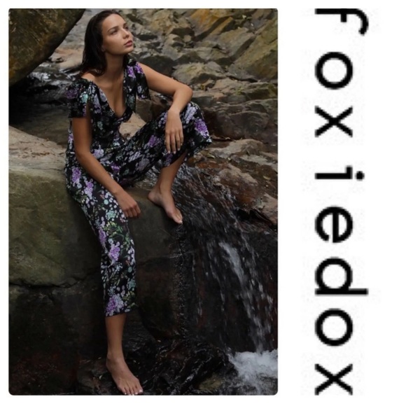 NWT Anthropologie Foxiedox Bow Shoulder Wide Leg Floral Jumpsuit - Picture 4 of 12